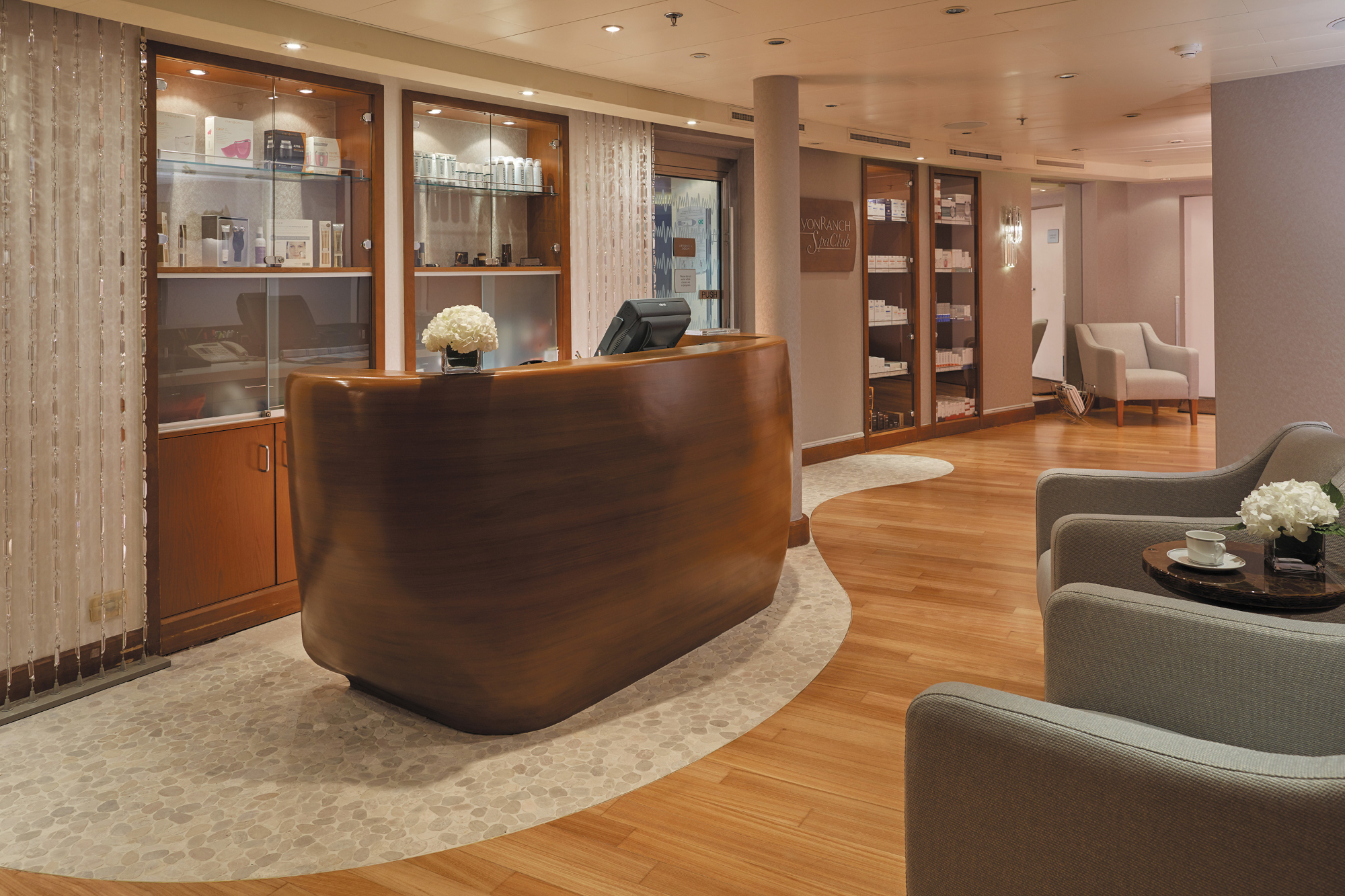 MyCruise Regent-Seven-Seas-Cruises Seven-Seas-Voyager Offentlige-arealer Pool-spa5